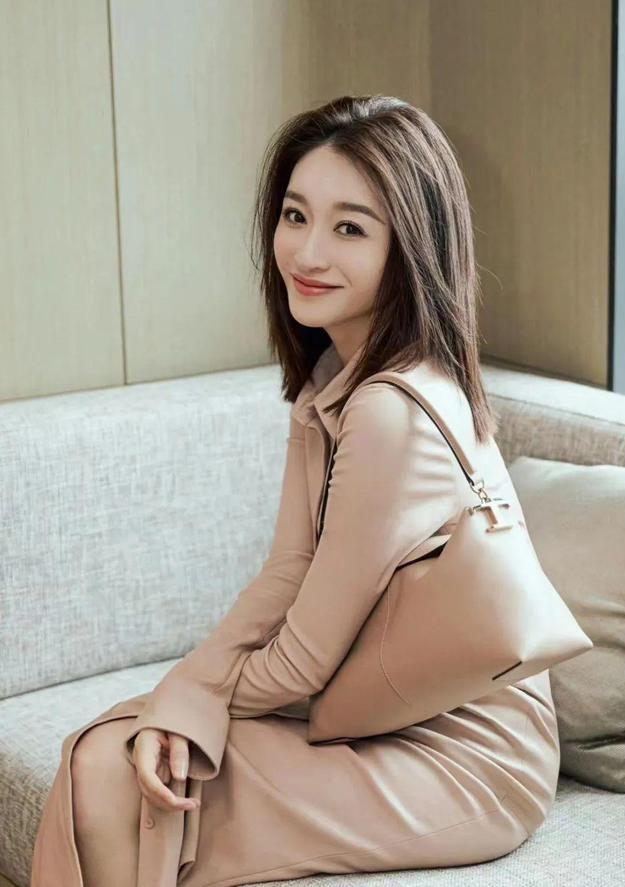 包包百搭老钱风,最近流行的10款包包