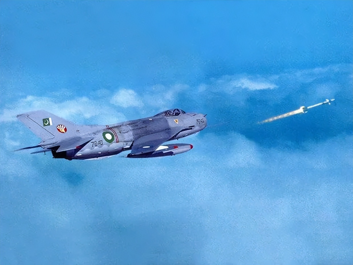 中国052d与055 (俄媒评价055舰)