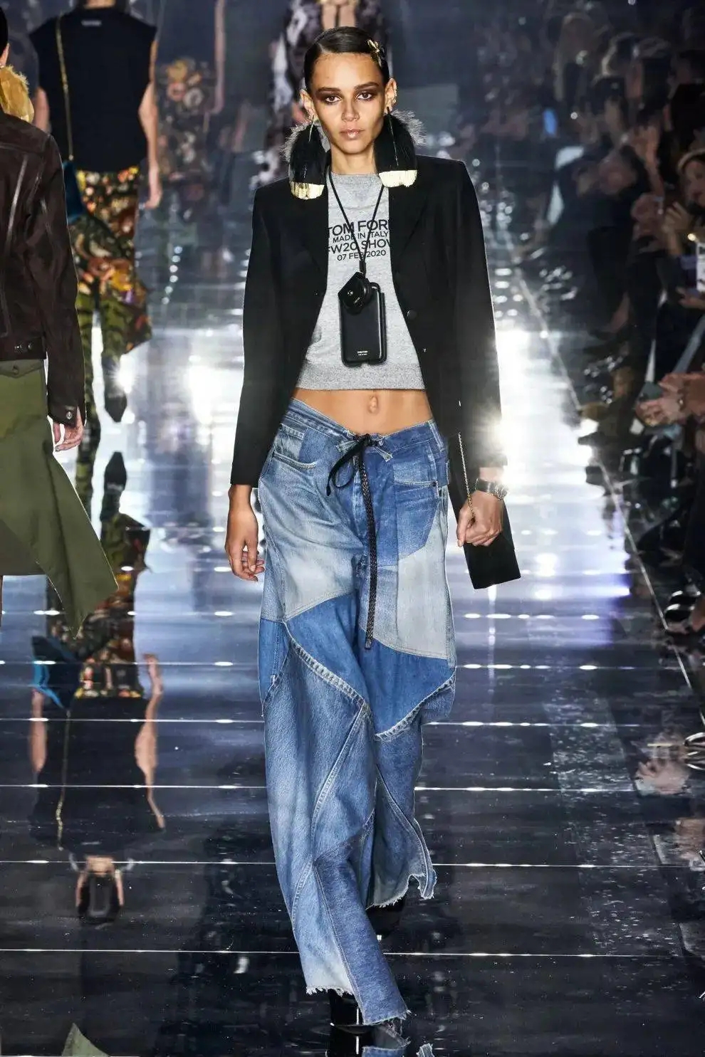 二十多块钱一条的牛仔裤,几十块钱的牛仔裤和100块钱的差别