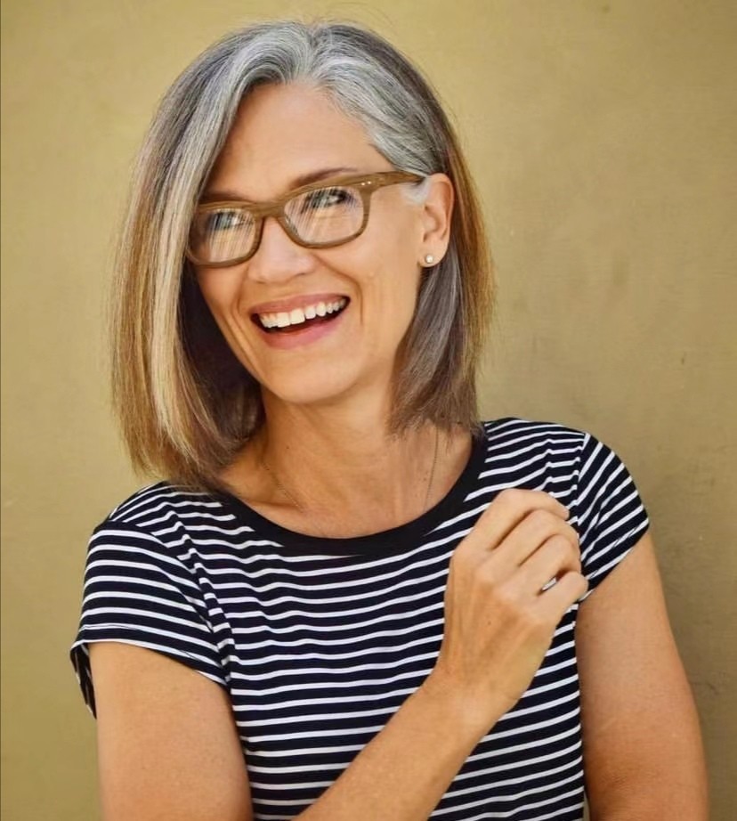 45岁女性头发比较少适合什么发型,30岁白发多不想染适合什么发型