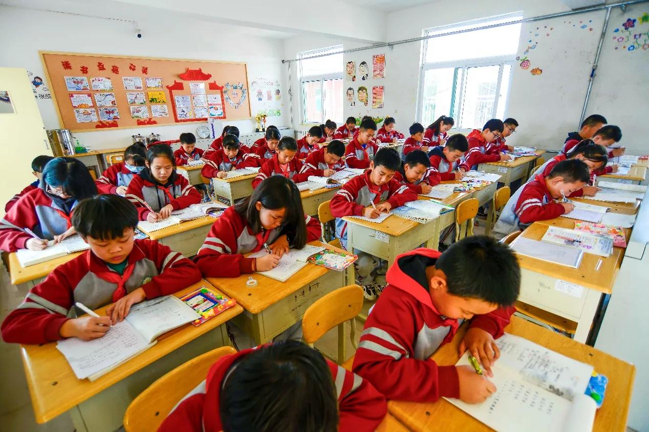 校园文化展播视频,山西英才学校