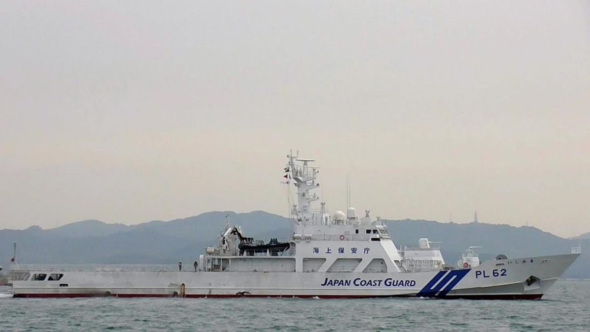 4艘海警船追日本舰,日本舰与中国海警船