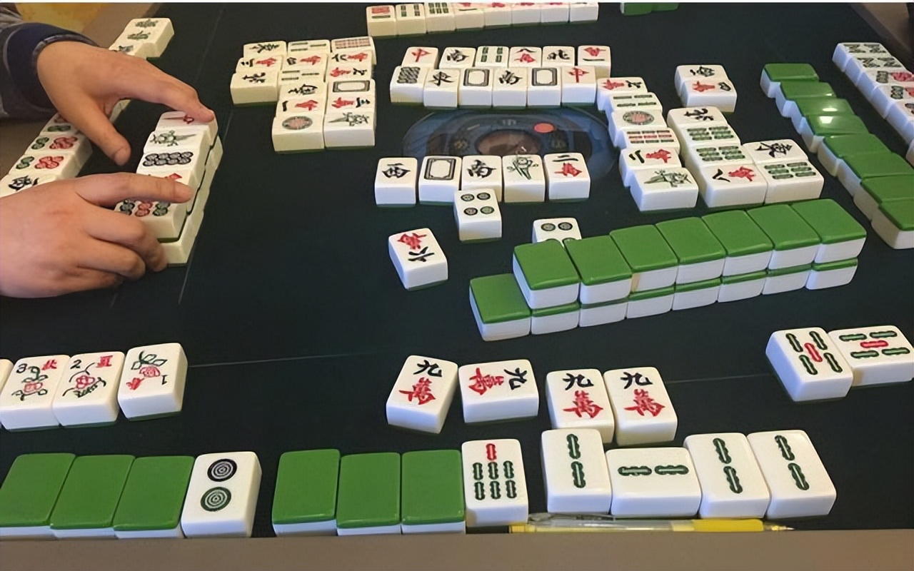 打麻将抓到一手烂牌怎么打,打麻将如果手气不好怎么过牌