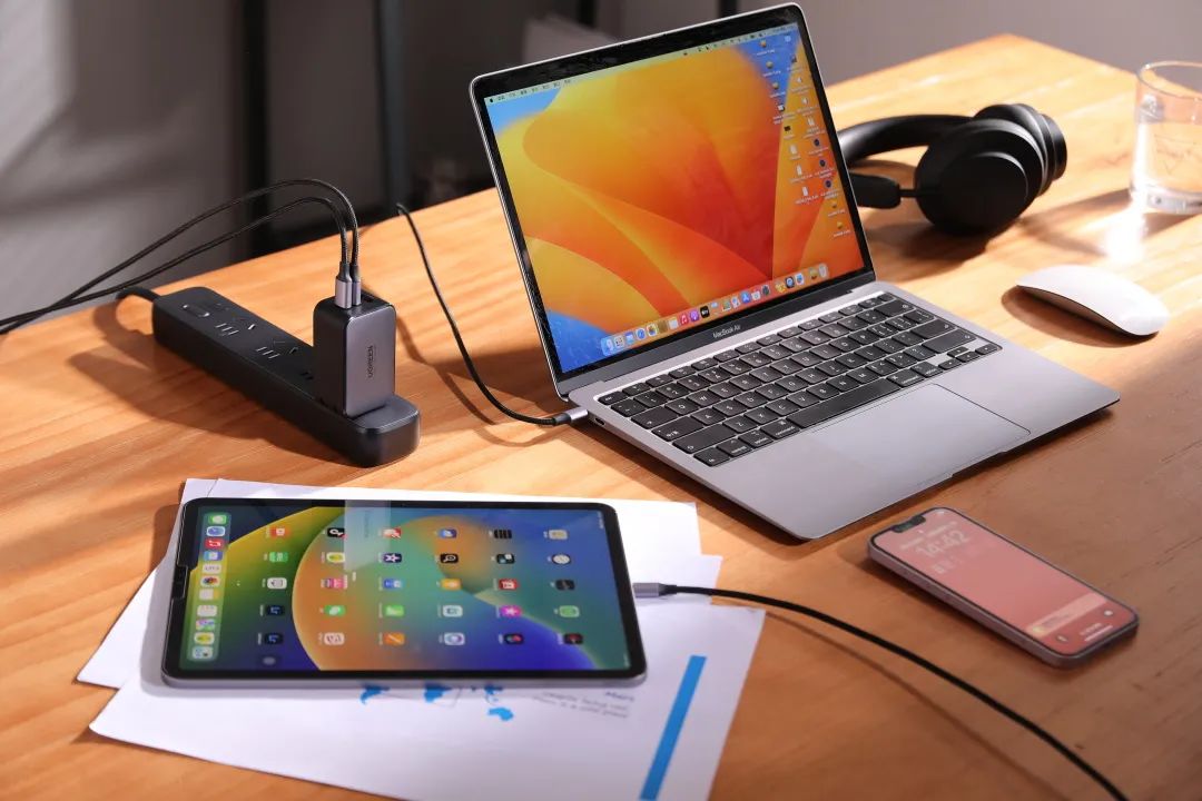 手机充电器一插就打火影响使用吗,手机充电口打火是怎么回事