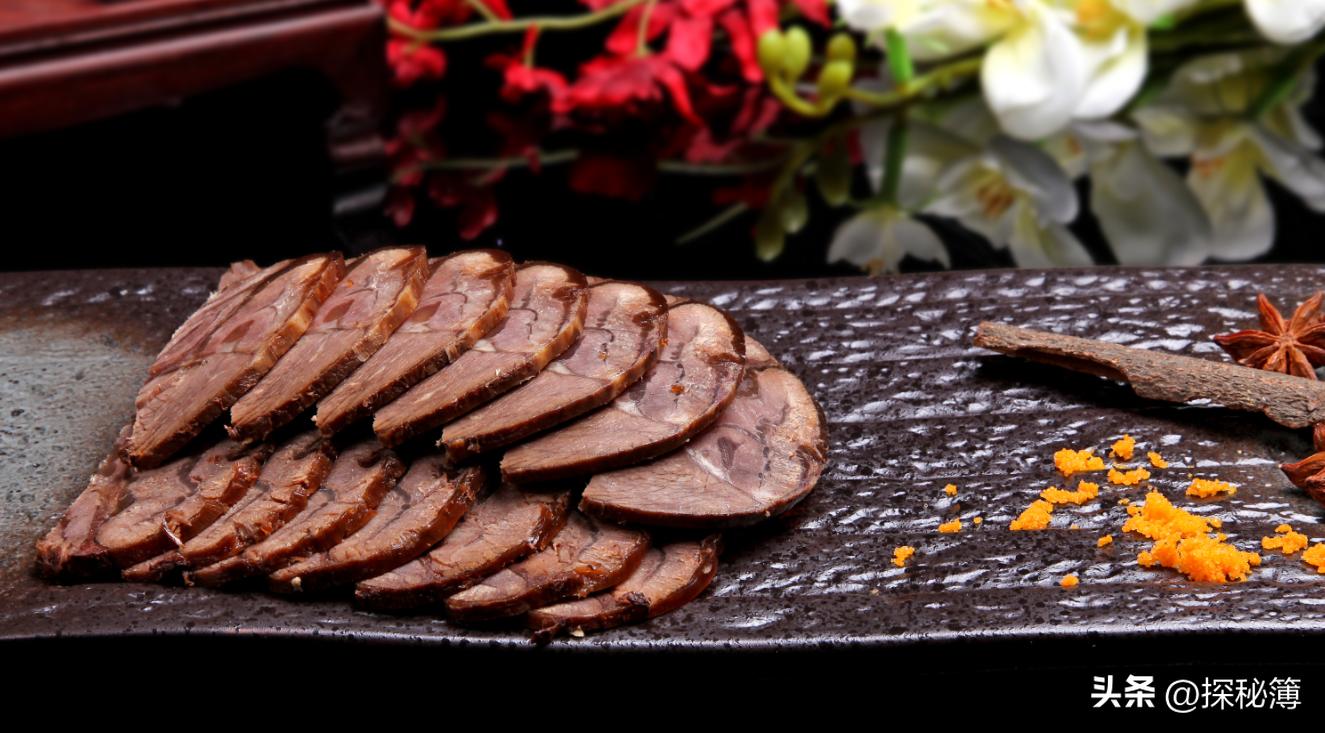 云南男子买到头怪牛，不吃不喝，肚里还长个大肉球，不料价值百万