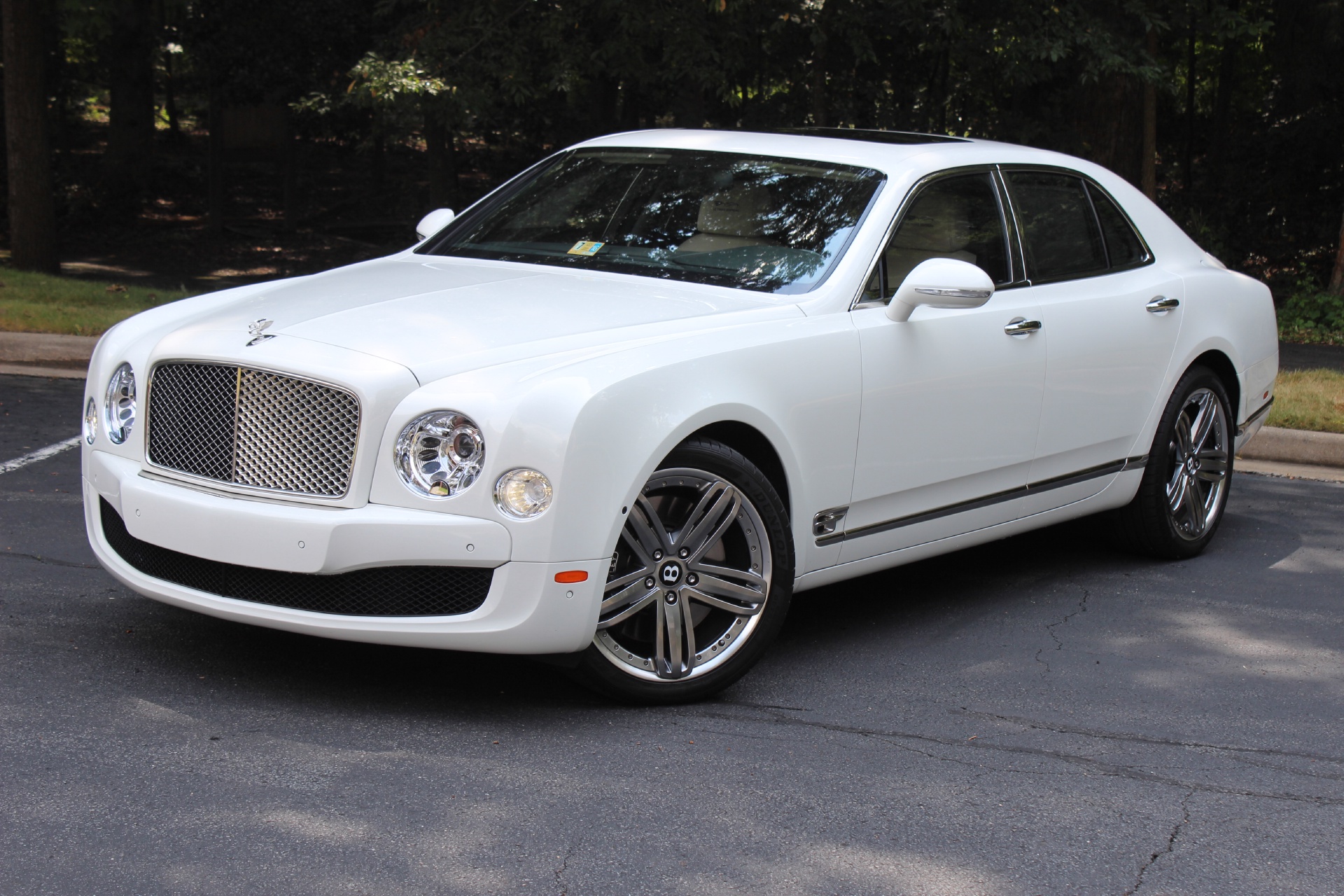 慕尚为什么比幻影豪华,慕尚停产了幻影为什么不会停产