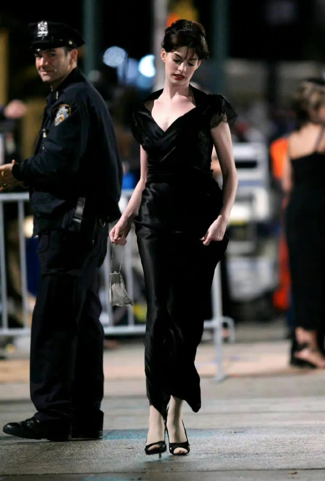 2021减龄最火发型齐刘海,减龄短发18岁