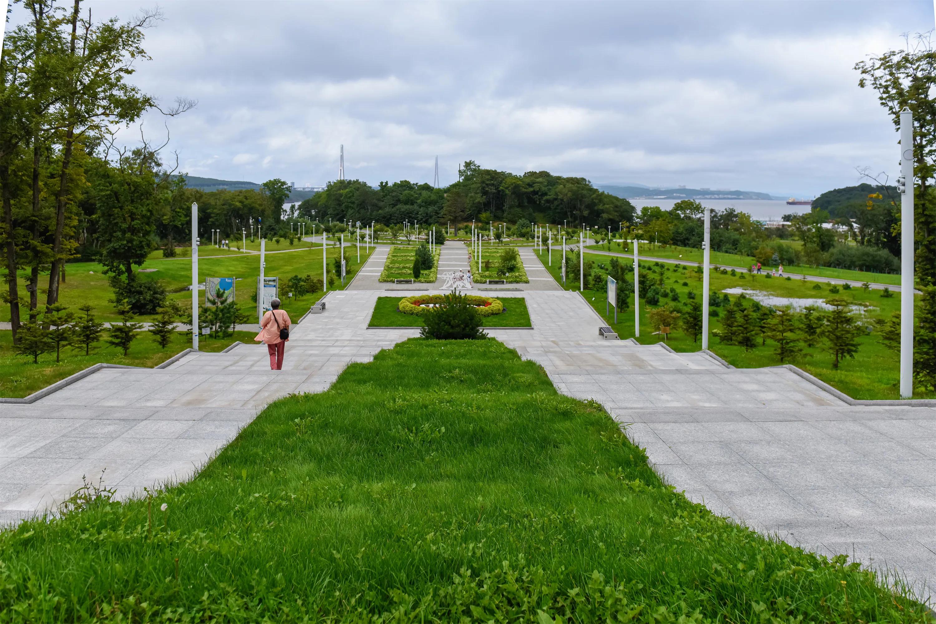 校园里有海？难怪普京最爱去这里！这才是别人家的大学吧！