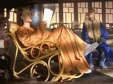 走路像街溜子就别尬演贵公子,8位男星告诉你,什么才是矜贵优雅