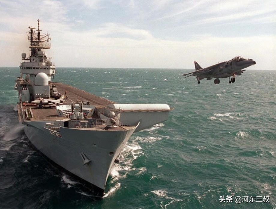 英国航母单兵飞行器,小鹰级航母舰载机