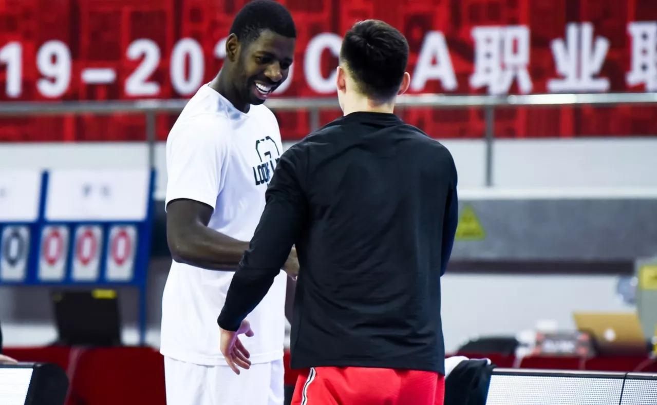 湾区翼龙连签数名cba球员,湾区翼龙队压哨三分