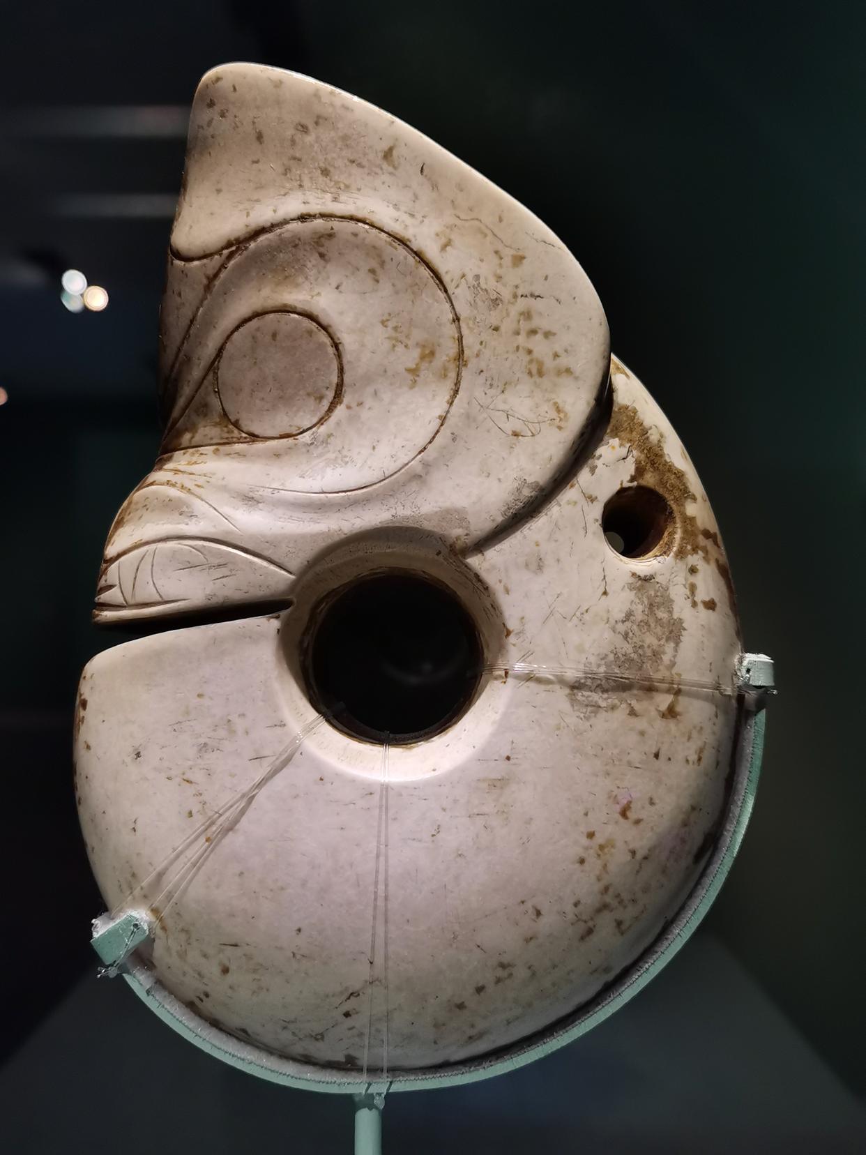 鸡骨白和火烧玉的区别,仿良渚文化鸡骨白是火烧的吗