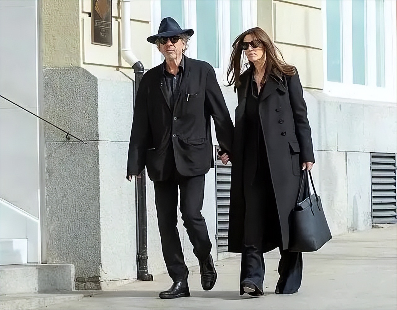 “球花”重出江湖，意大利人真就只会*ucfk**？