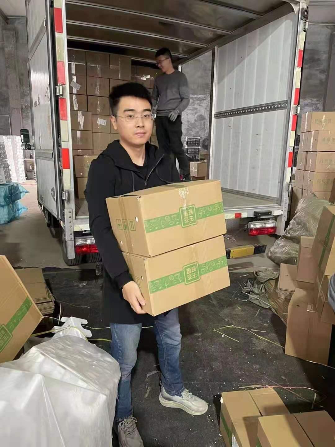 返乡创业卖水果,00后裸辞创业卖水果