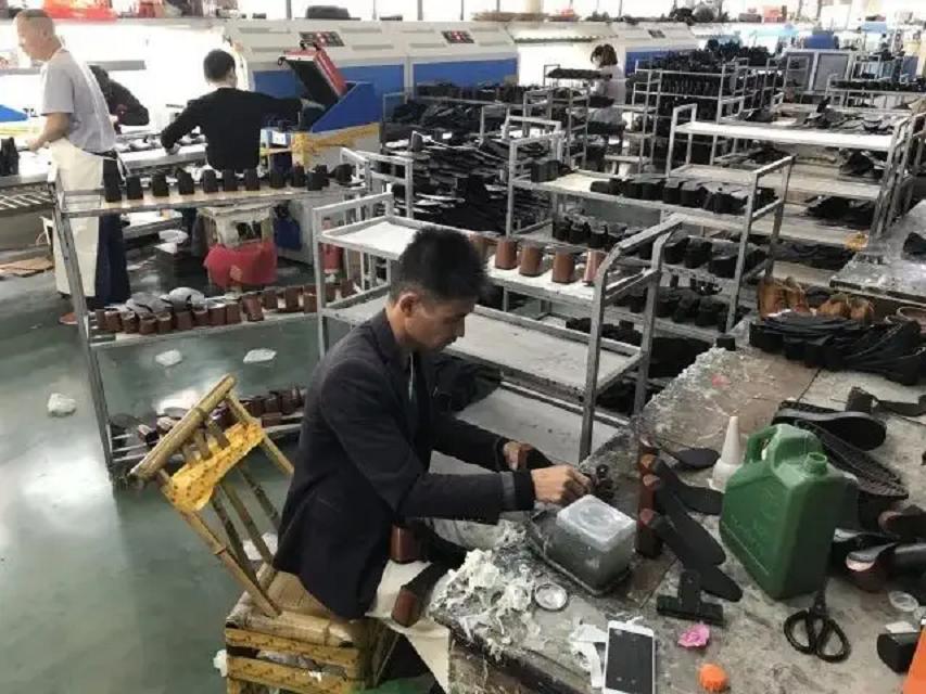 2019年百万网红乞丐哥，每日收益上万元，却靠着“中介”抽油水