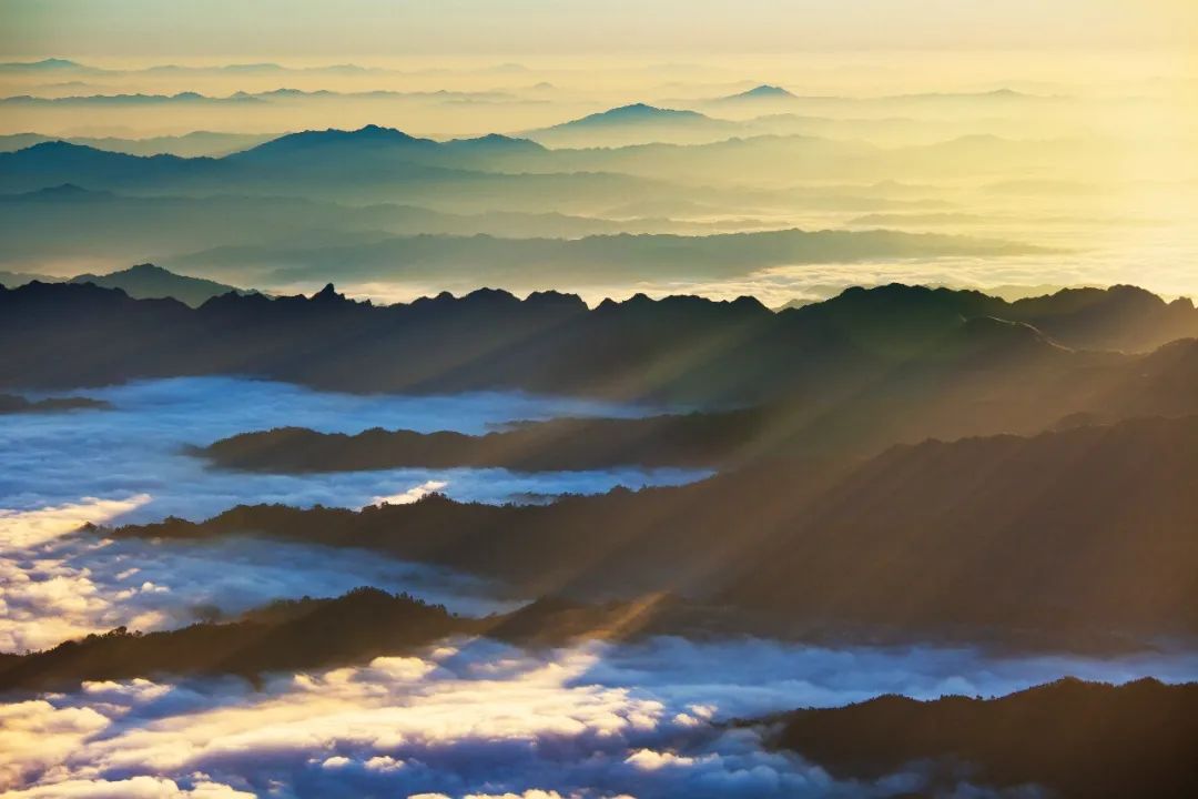 父爱如山如大海般深沉,父爱如山就是最伟大的爱