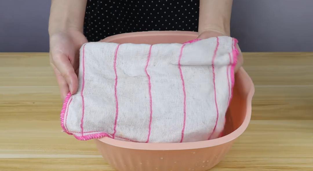 白醋放手上搓一搓有什么用,白醋倒在手心里有什么作用