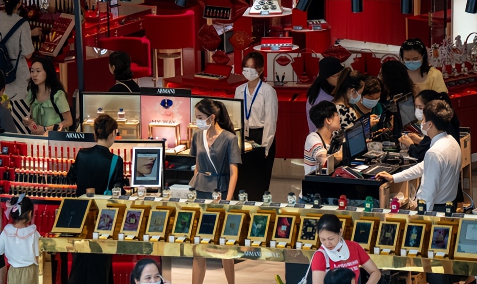 海口国际免税城五一假期第一天 (海口国际免税城将于10月28日开业)