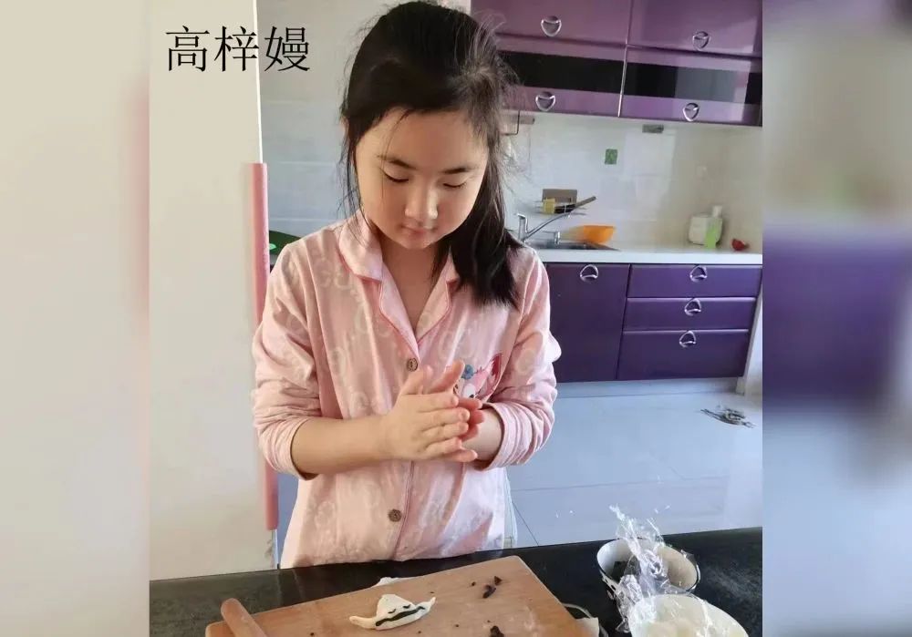 鐫﹂偦鐐瑰仛鎵嬪伐娲诲姩,宸ф墜鍖呴ズ瀛愬姵鍔ㄨ