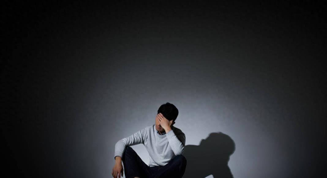 精神科医生和心理咨询师,如果你有问题去找心理医生