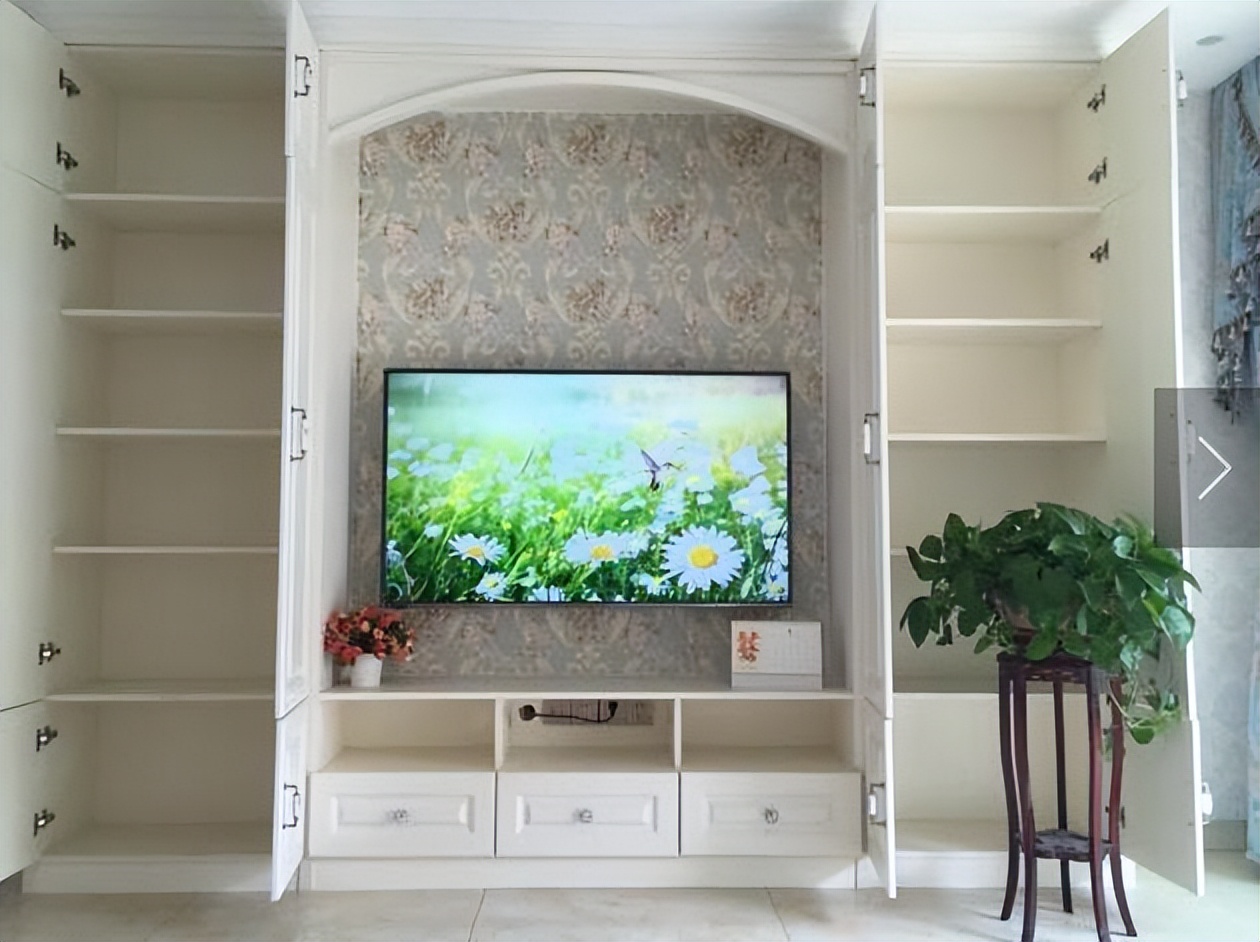 新房装修完毕,120平花了25万,客厅却被小姑子的十字绣毁了