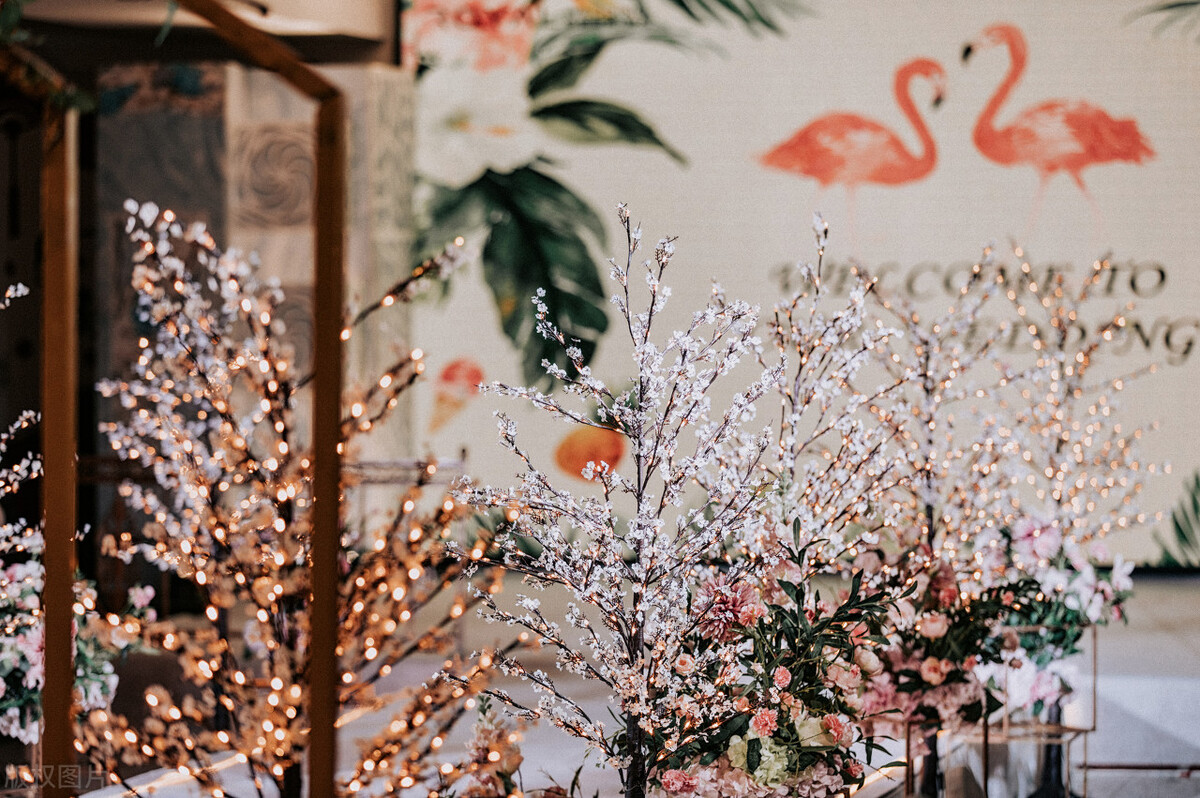 白事金牌司仪翁锦的主持词范文,金牌女司仪婚礼主持词完整版