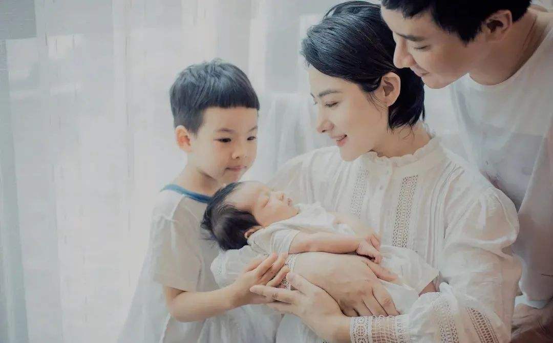 人比人气死人！这8位明星不但名气大，还个个“身怀绝技”