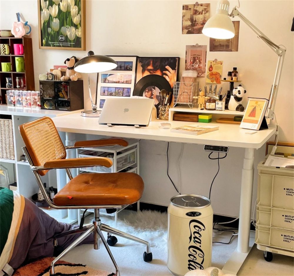 北京姑娘晒15㎡“极繁”卧室,东西虽多虽杂却乱中有序,太喜欢了