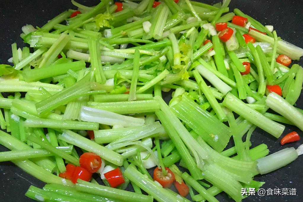 五星级大厨：分享10个炒菜小技巧，简单实用，让饭菜变的鲜香美味