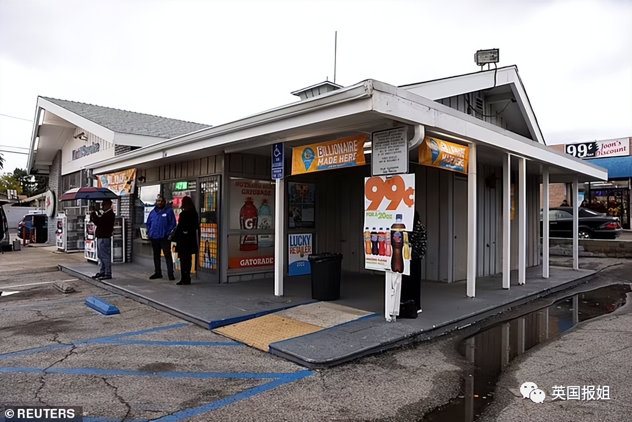 男子彩票中1.28亿,美国小伙买彩票狂中10亿美元