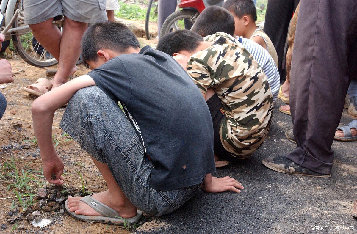 大巴车小女孩被烧伤事件,公交车被烧伤小女孩后续