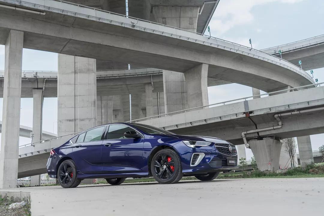 爆改君威gs2020,君威gs改款前脸对比