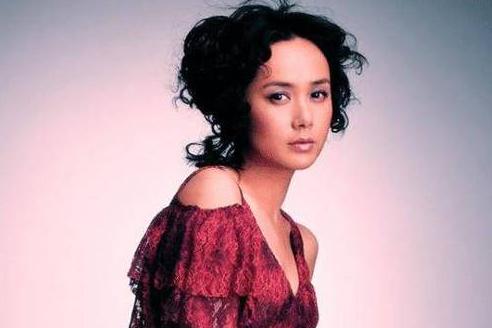 蒋雯丽事件是真实的吗,年轻貌美又风情万种的蒋雯丽