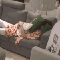 王鹤棣出席活动微博惊艳,王鹤棣一夜爆红的反应