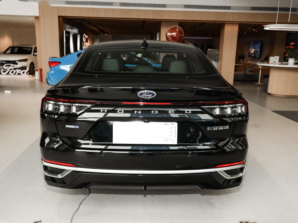 全新雅阁对比新一代蒙迪欧,1.5蒙迪欧和1.5雅阁谁的动力快一些