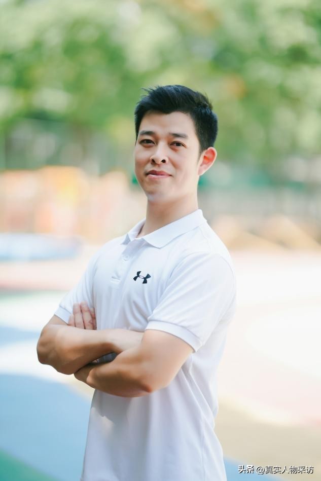 我，单位全是女生，就我一个男的，擅长唱歌跳舞，领导把我当个宝