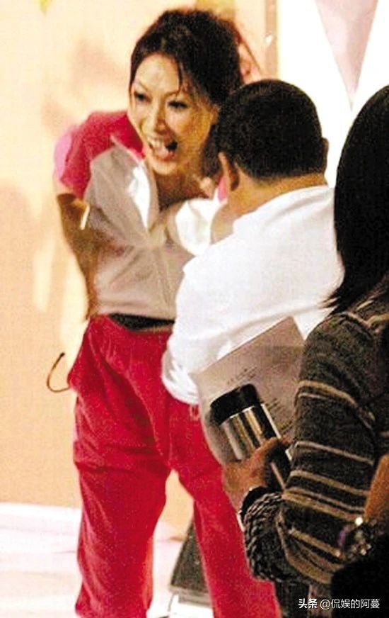 曾志伟喝醉电影片段,曾华倩和曾志伟主持节目