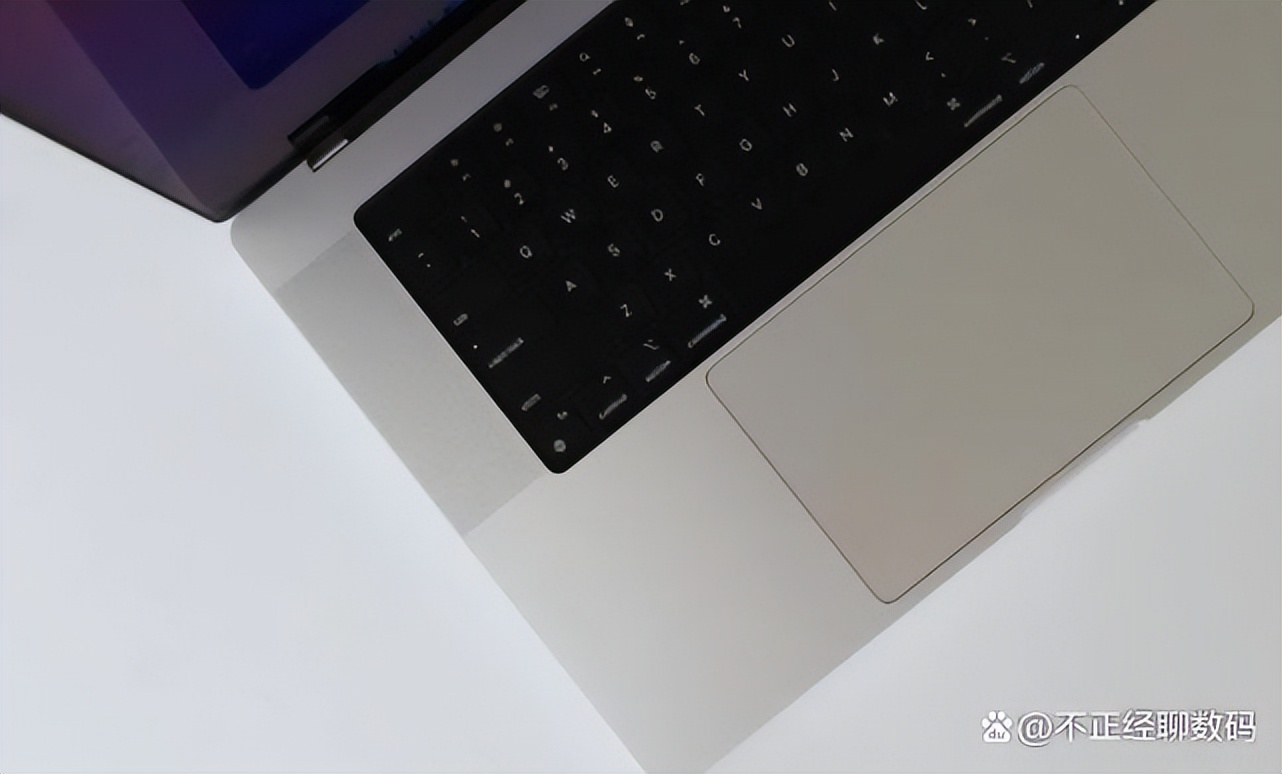 macbookpro202114和16怎么选,苹果macbookpro2021顶配版测评