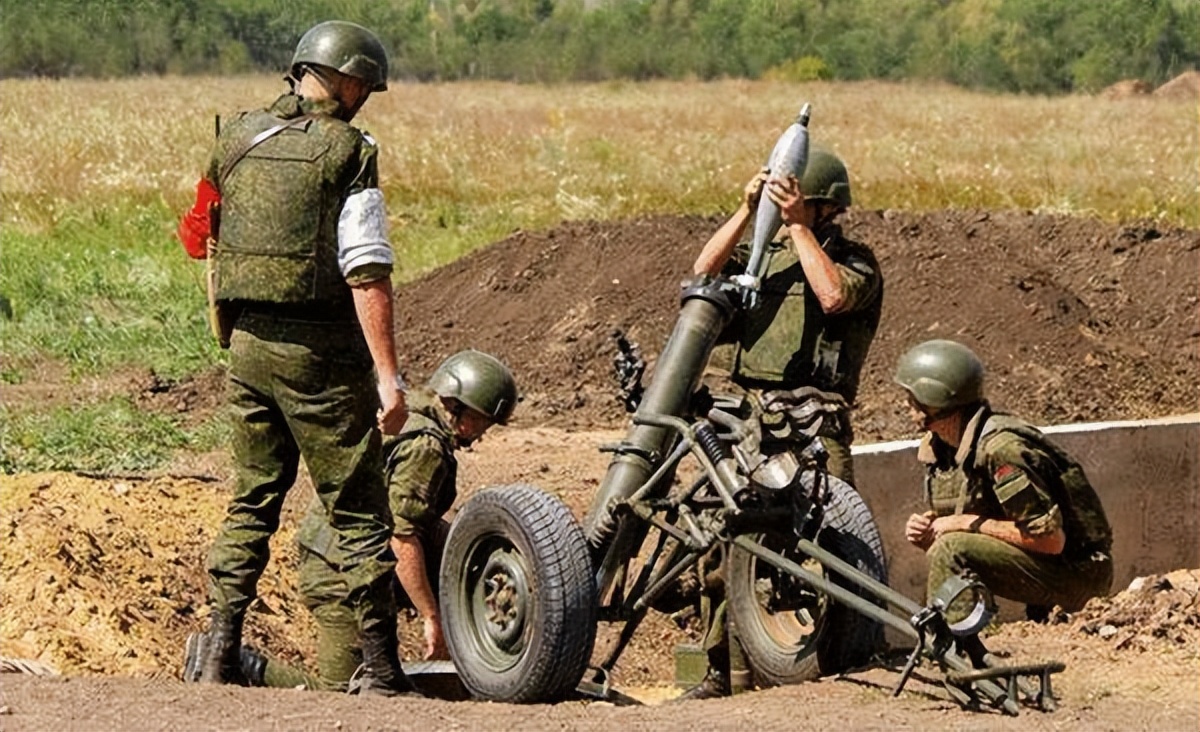 歼20有双座战机吗,双座型歼20是两个飞行员吗