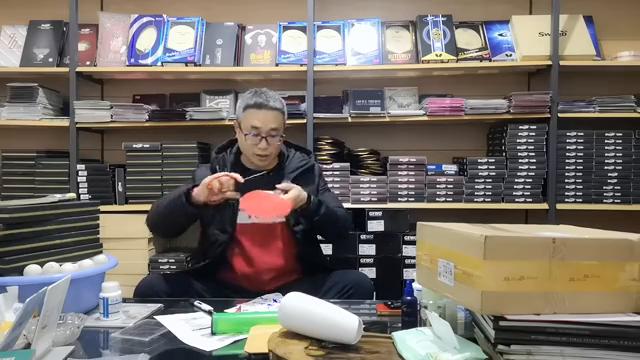 横板一面长胶一面用正胶好吗,横板两面是正胶可以比赛吗