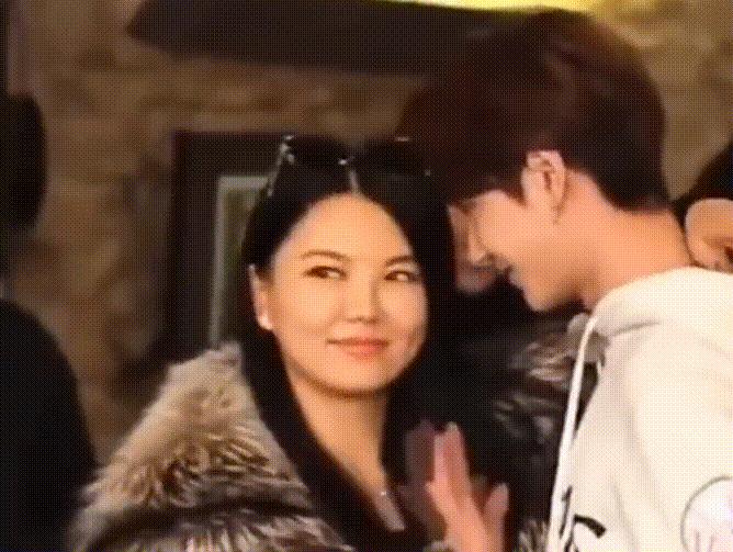 靠肩撒娇、摸脸掐腰、强吻壁咚，没分寸感的女明星算不算耍流氓？