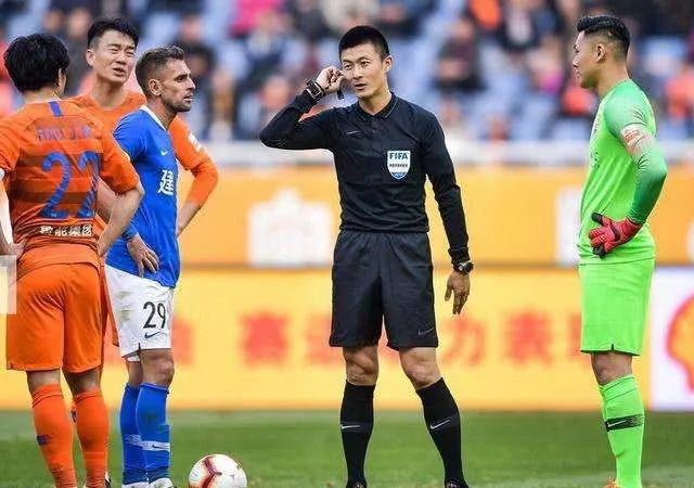 中超打裁判集锦,中超裁判播报