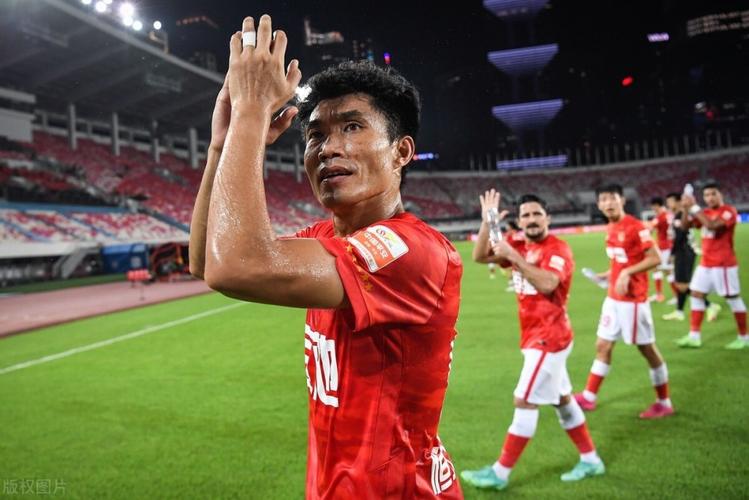 艾菲尔丁踢野球,艾菲尔丁今天上场了没有