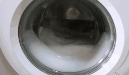 衣服洗完粘灰怎样去除,衣服洗完粘毛了处理小妙招