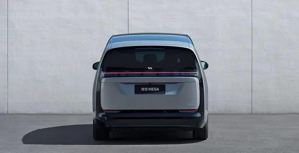 豪华MPV大战：四款霸气“*弹子**头”PK，看看谁能成为最强王者！