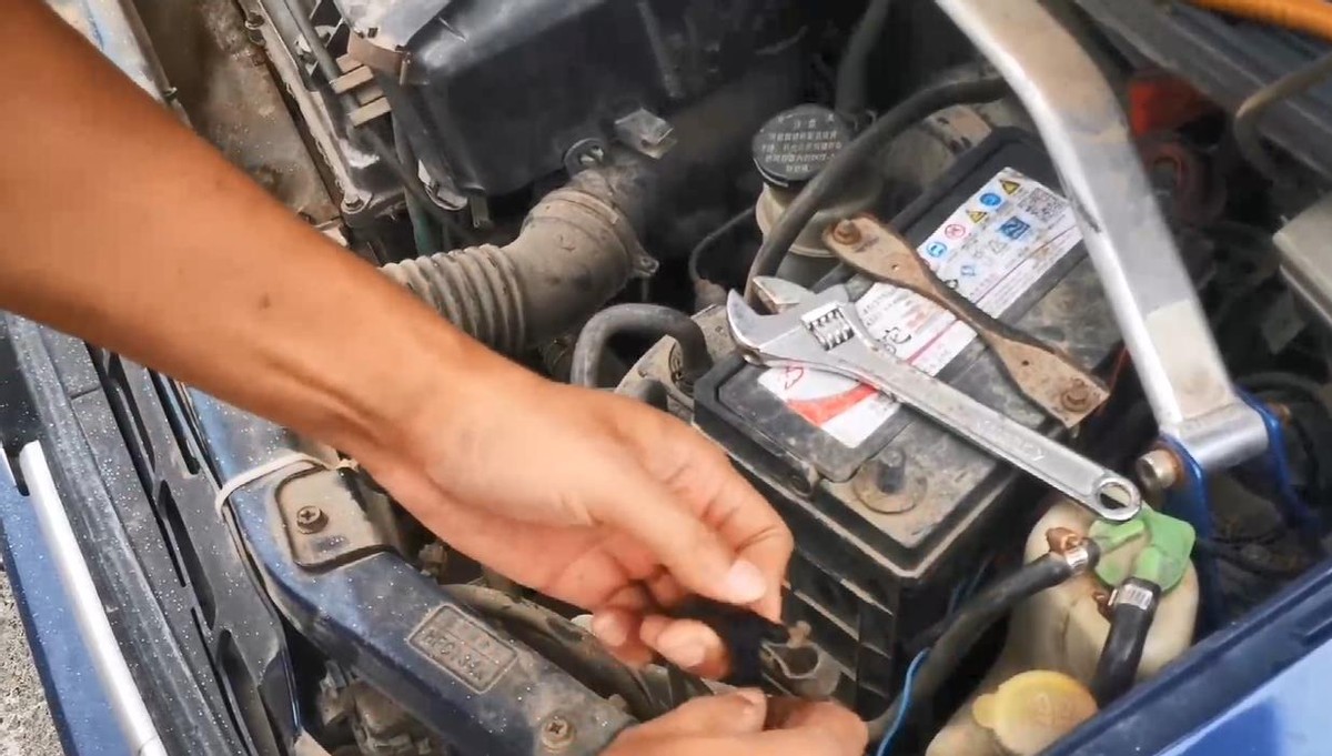 交流发电机的3d工作原理通俗易懂,三相交流同步发电机原理展示图纸