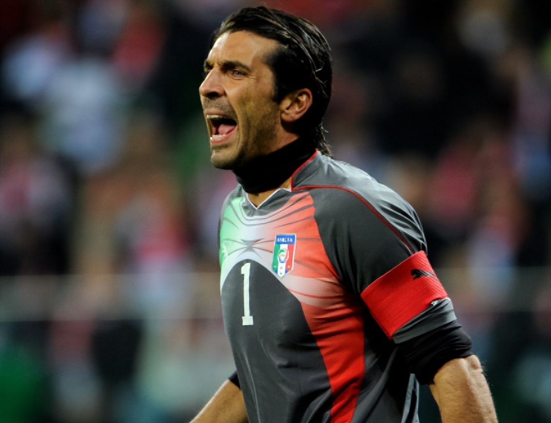 布冯凭什么说是21世纪最佳门将,布冯是绝对的传奇