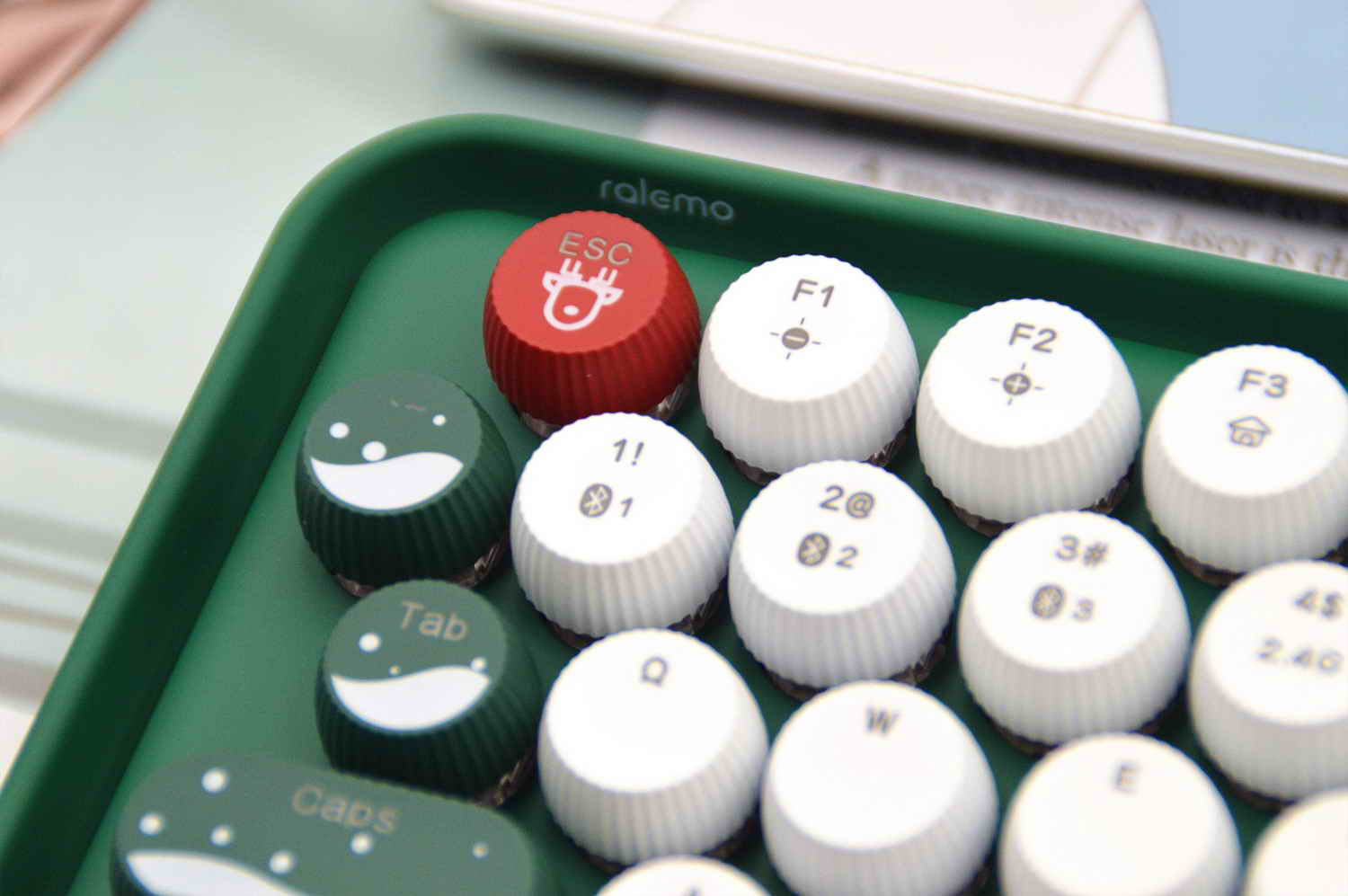 雷柏pre5键盘怎么样,雷柏e9000g多模无线刀锋键盘体验