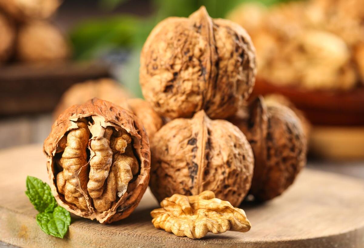 核桃怎么吃最简单好吃,核桃最好吃的几种做法