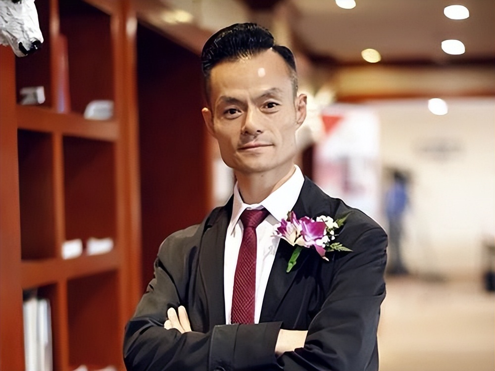 山东农民，初中学历，养过猪，却靠做期货身家10亿，凭啥？